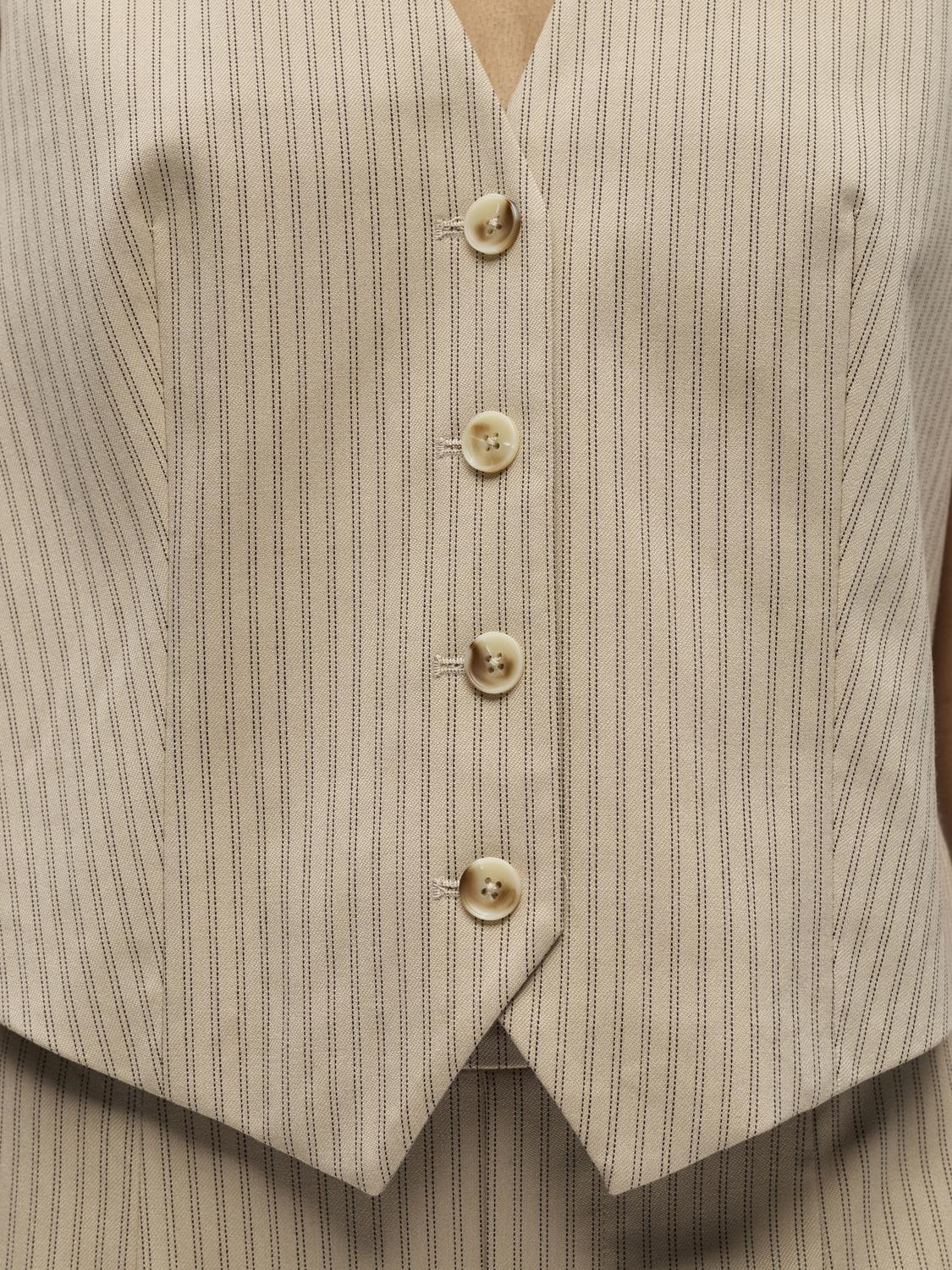 model_shot-detail