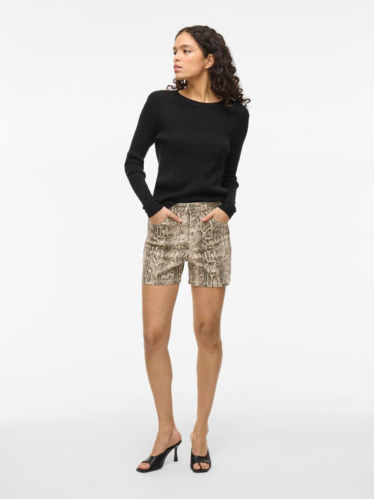 model_shot-front_full