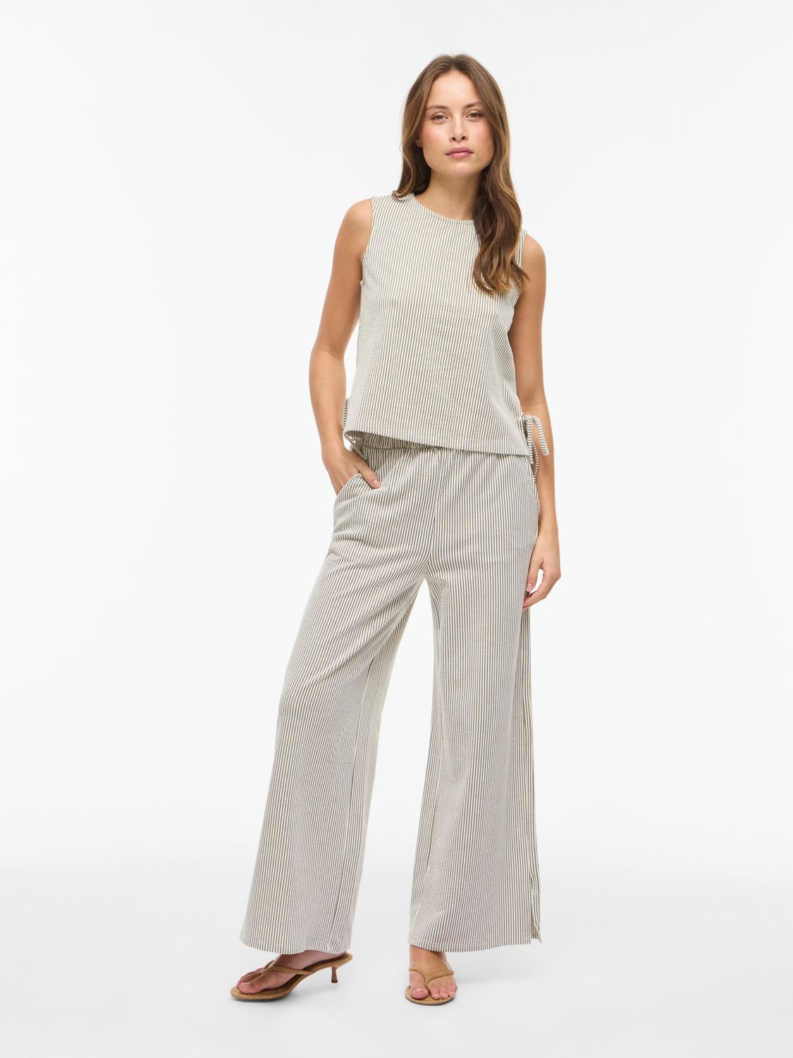 model_shot-front_full