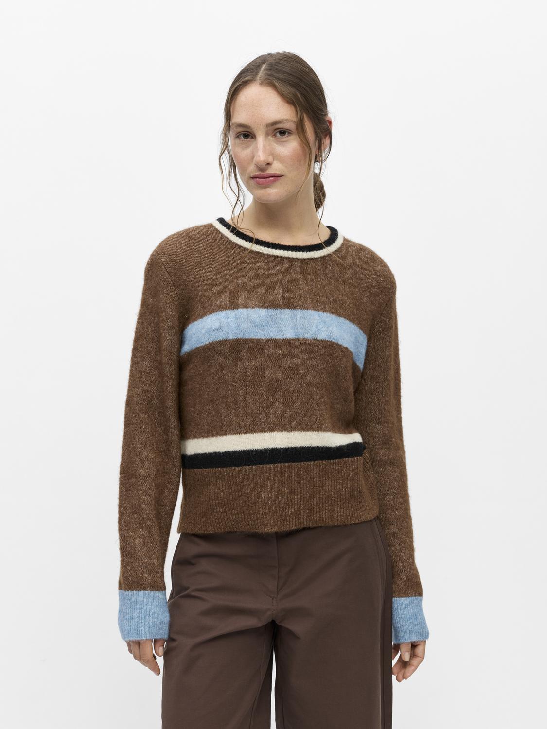 model_shot-front
