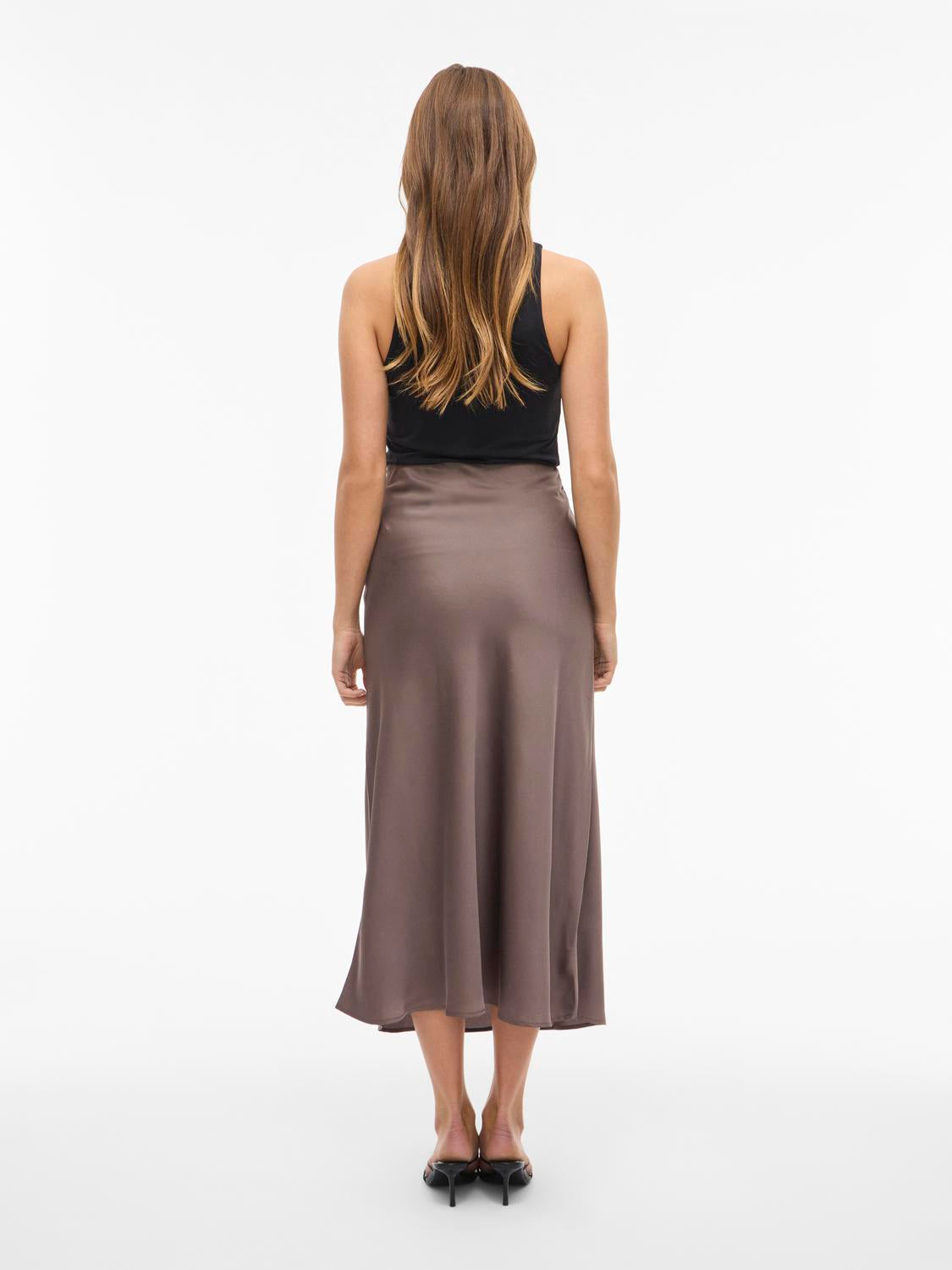 model_shot-back