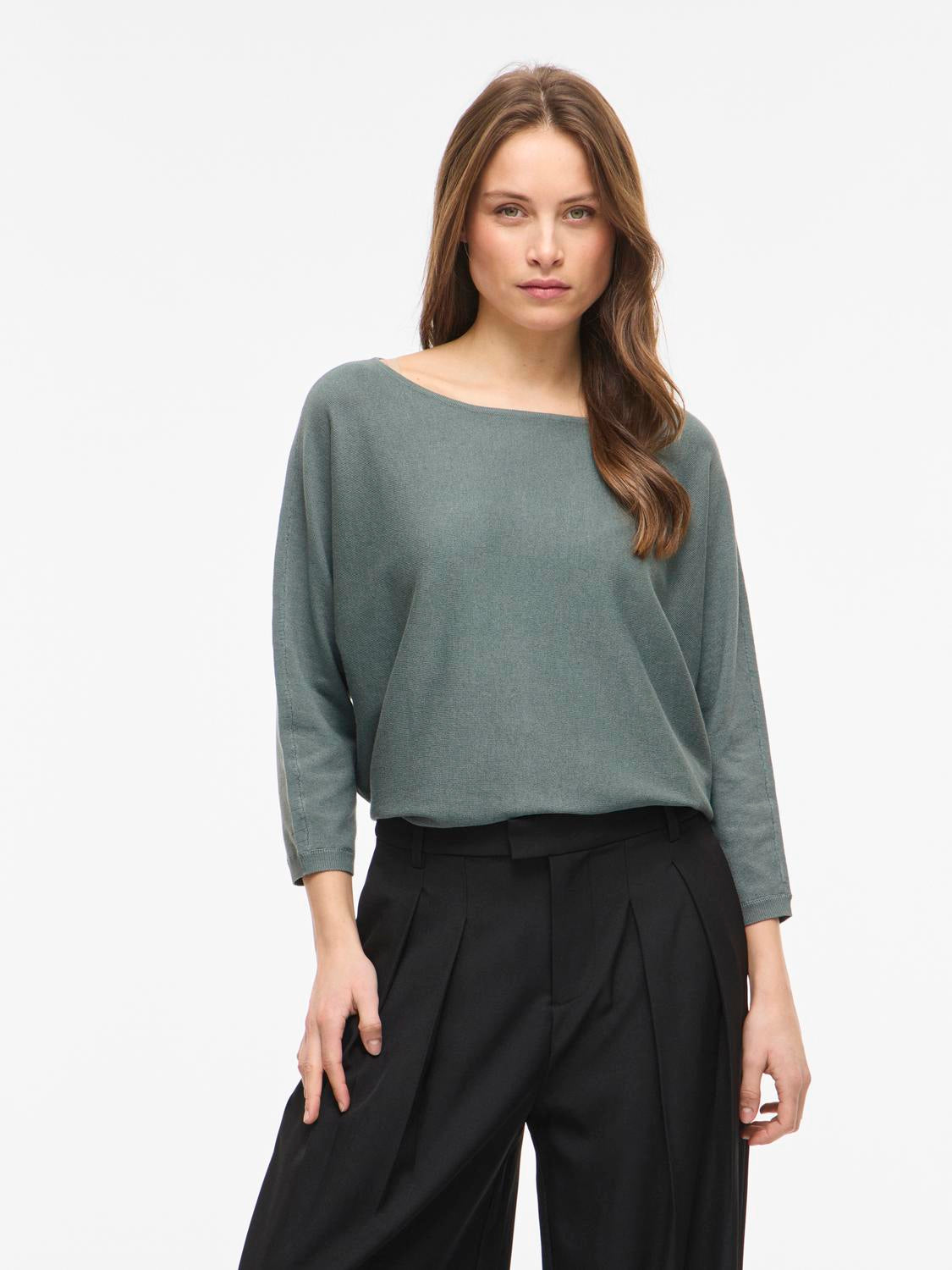 model_shot-front