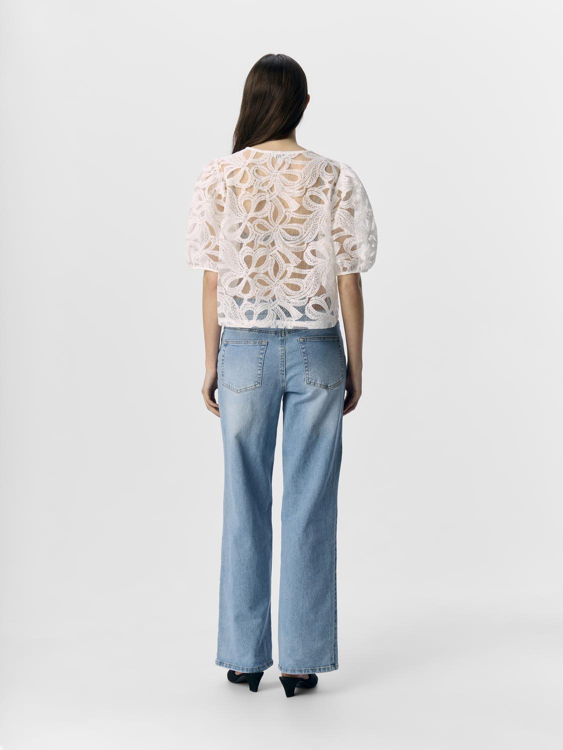 model_shot-back