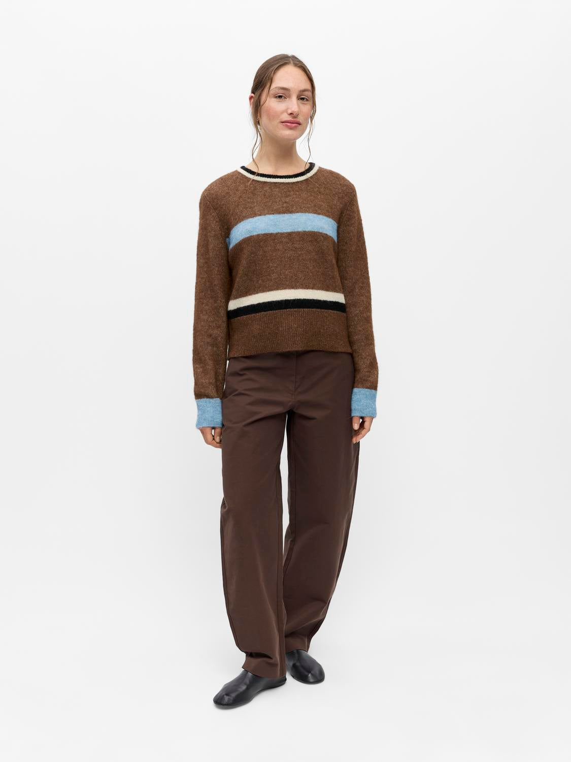 model_shot-front_full