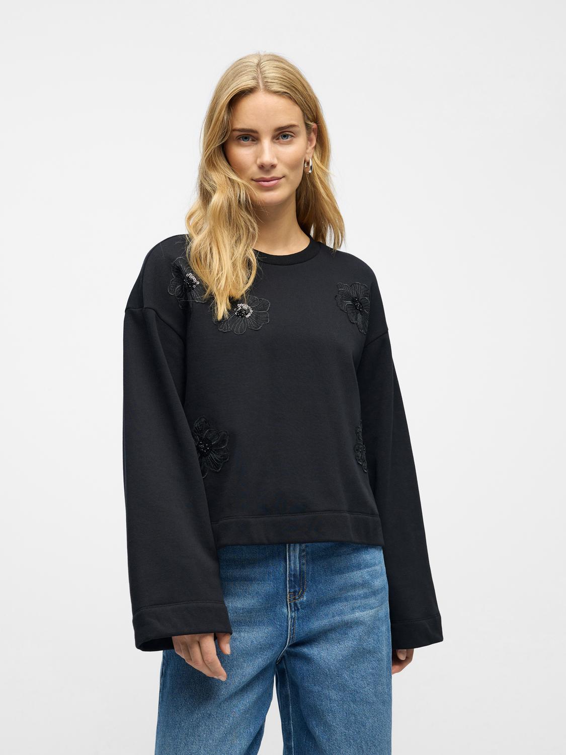 model_shot-front