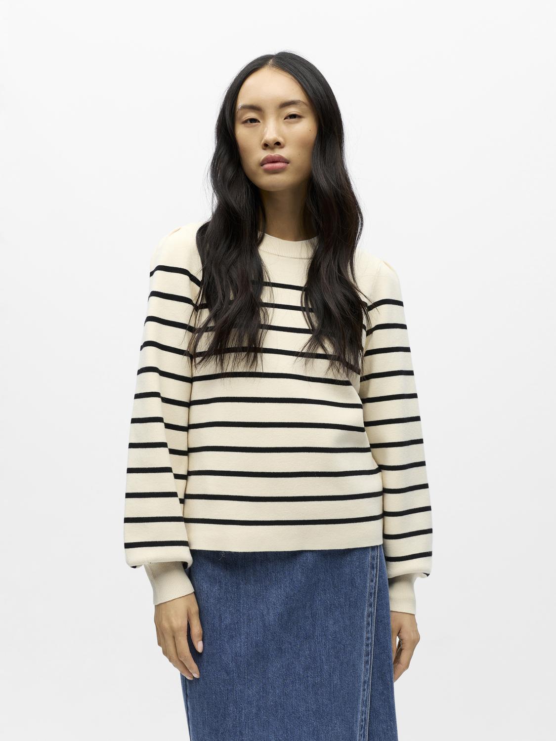model_shot-front