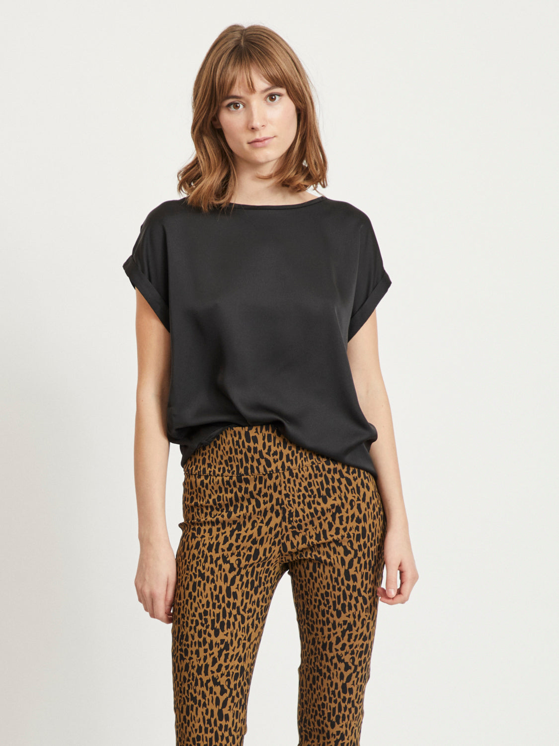 VIELLETTE S/S Top - black