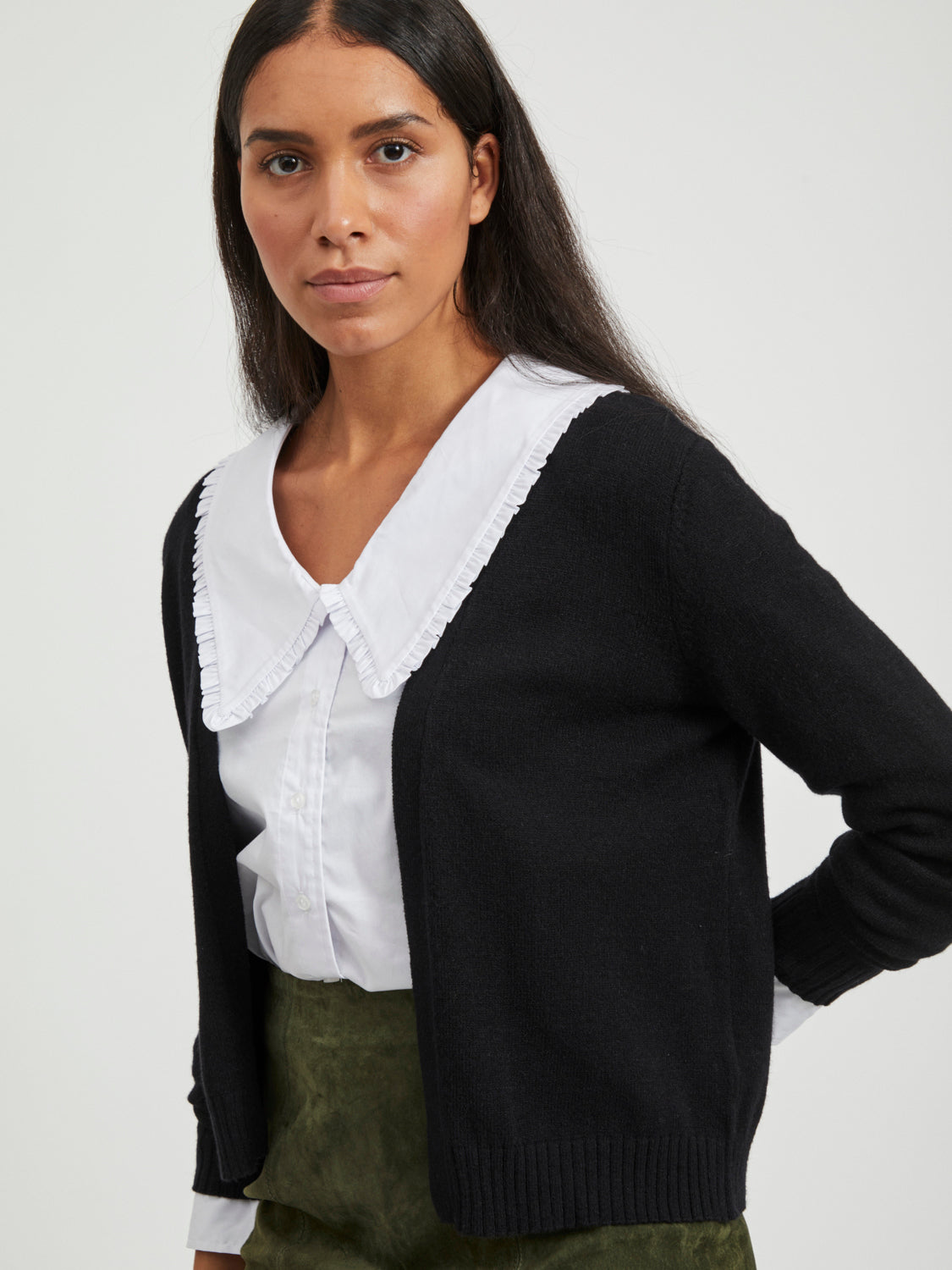 VIRIL Short Cardigan - Black