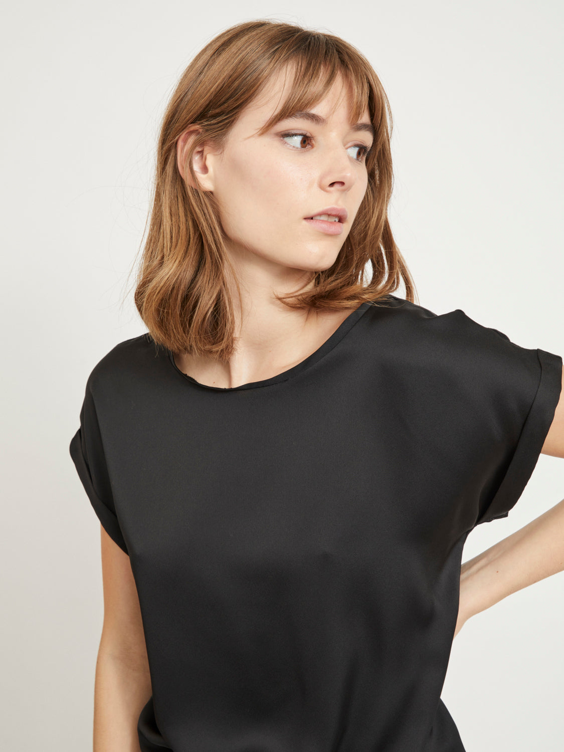 VIELLETTE S/S Top - black